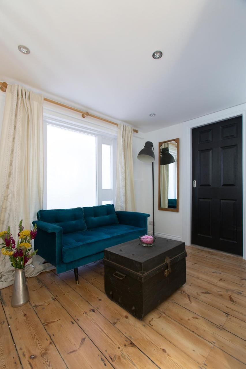 Two Bare Feet Apartment Winchester Exterior photo